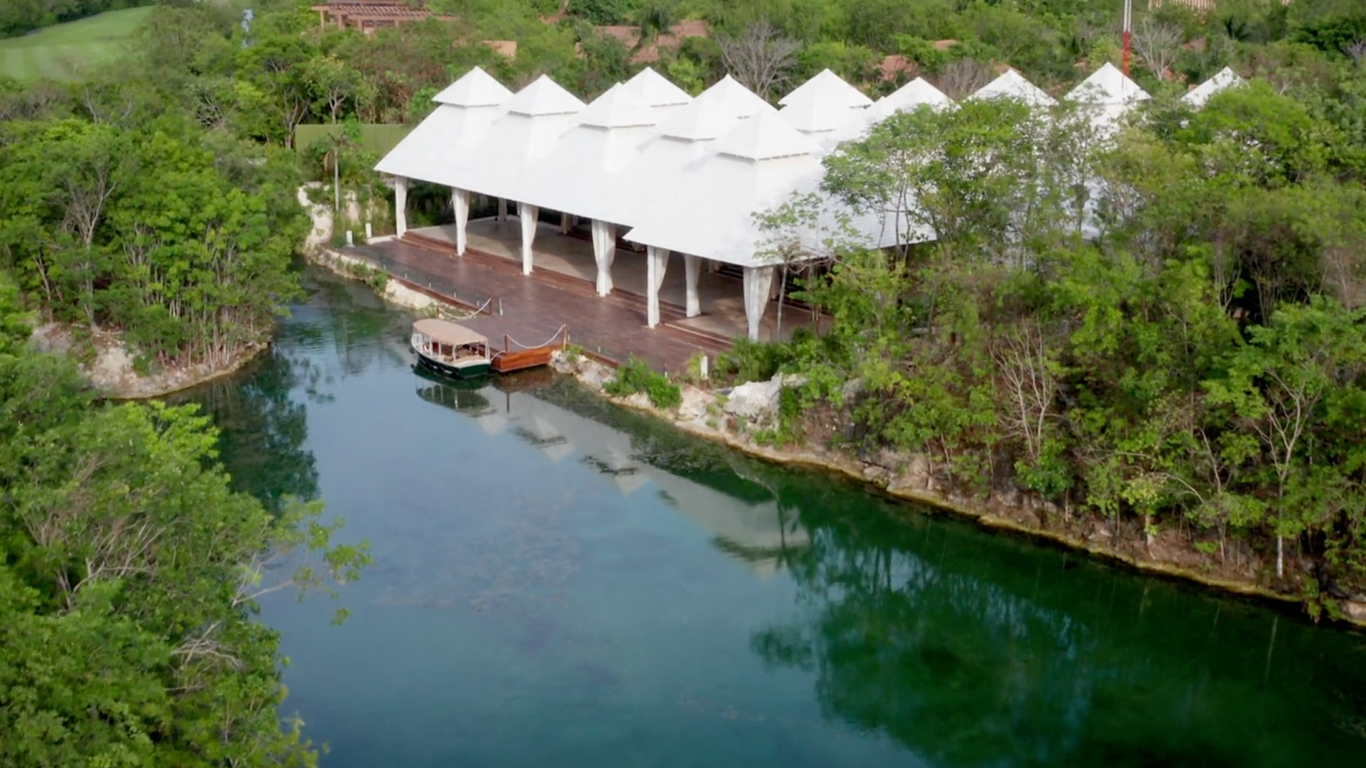 MK Blue wedding venue at Banyan Tree Mayakoba with elegant indoor-outdoor space